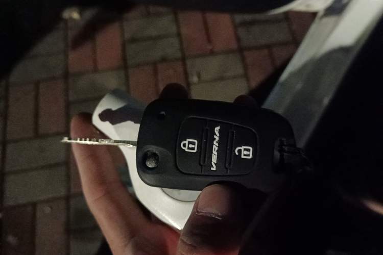 Used Hyundai Verna Ray 2014 1.4L Automatic GLX
