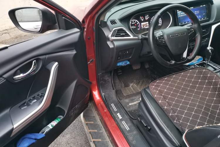 Used Venucia T90 2017 2.0L CVT Smart Edition
