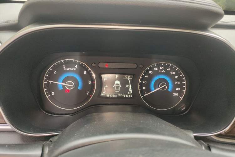 Used Dongfeng Fengon 580 2017 1.5T CVT Smart Style Model