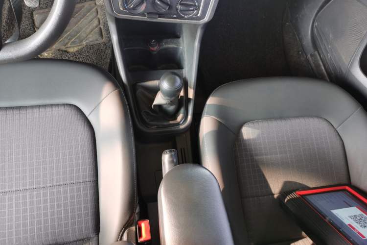 Used Volkswagen Santana 2016 1.6L Manual Comfort Edition
