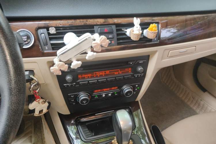 Used BMW 3 Series 2010 320i Luxury Model