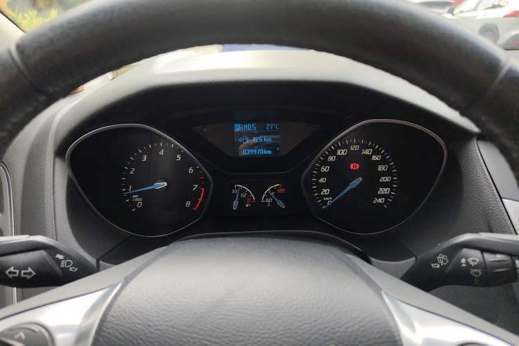 Used Ford Focus 2012 Sedan 1.6L Automatic Fashion Edition
