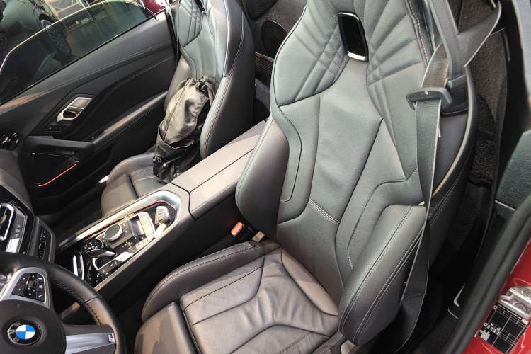 Used BMW Z4 2022 sDrive 25i M Sport Package Interior 4