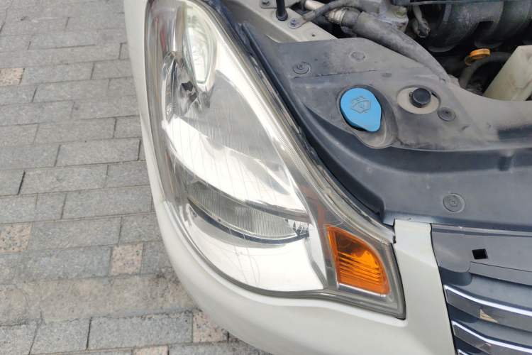 Used Nissan Sylphy 2009 1.6XE Automatic Comfort Edition Right Front Headlight