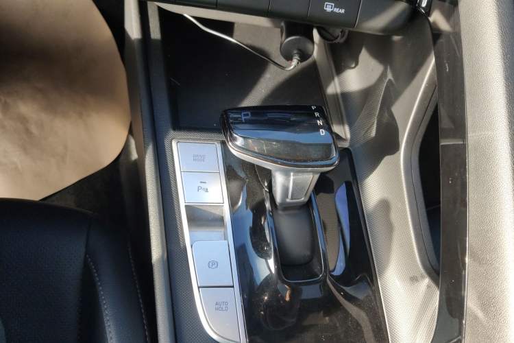 Used Hyundai Elantra 2023 1.5L CVT GLX Elite Edition Gear Lever