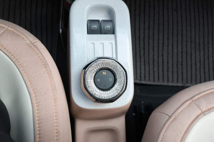 Used Geely Galaxy Panda 2023 Panda Mini 200km Endurance Bear
