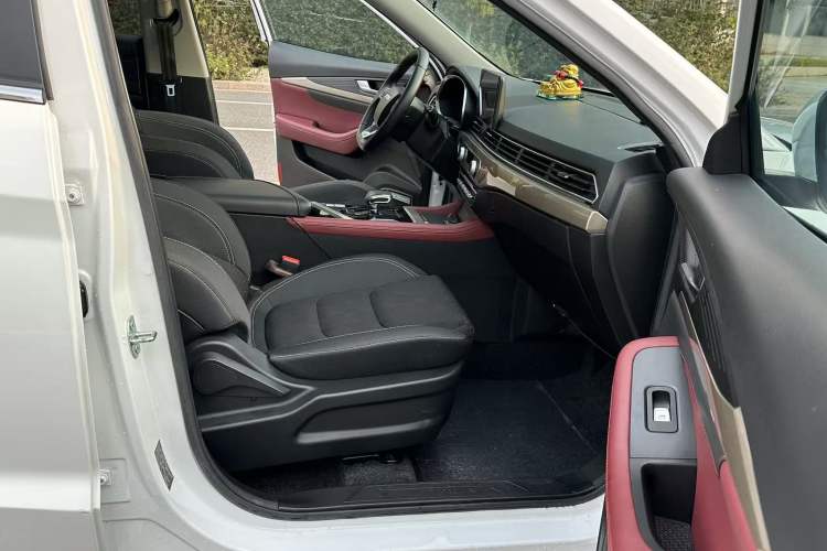 Used JETOUR X70 2023 1.5T DCT Beyond PRO Edition 5-Seater
