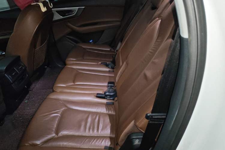 Used Audi Q7 2016 40 TFSI Comfort Model
