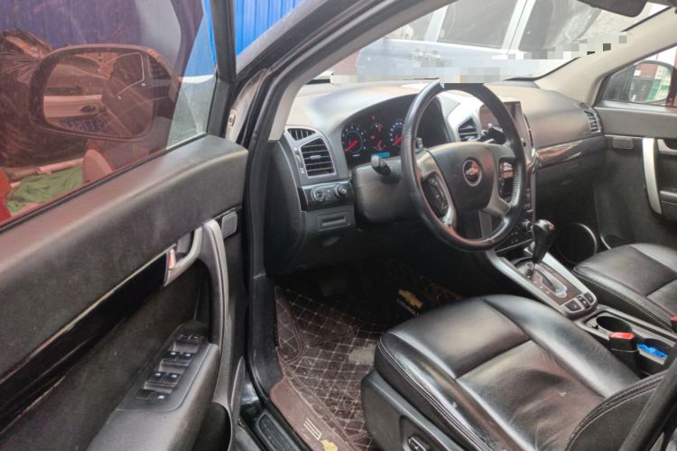 Used Chevrolet Captiva 2012 2.4L 4x4 Flagship Edition 7 Seats