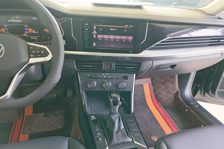 Used Volkswagen Passat 2023 280TSI Business Edition Audio And AC Panel