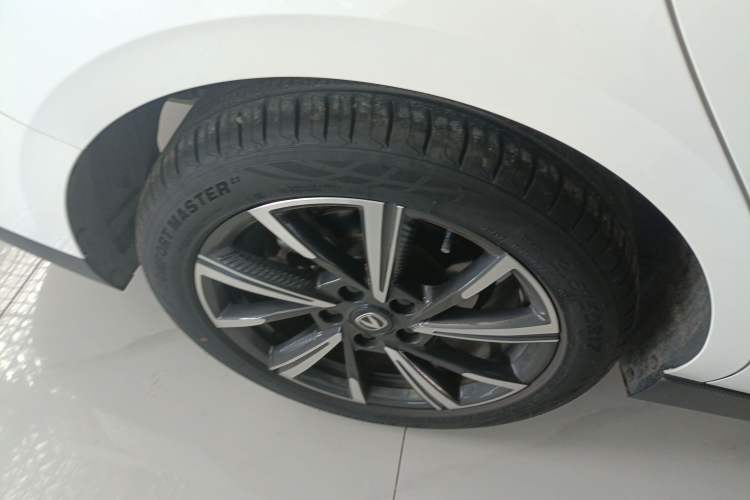 Used CHANGAN Eado 2024 1.5T GDI Automatic Flagship Edition Right Rear Wheel Hub