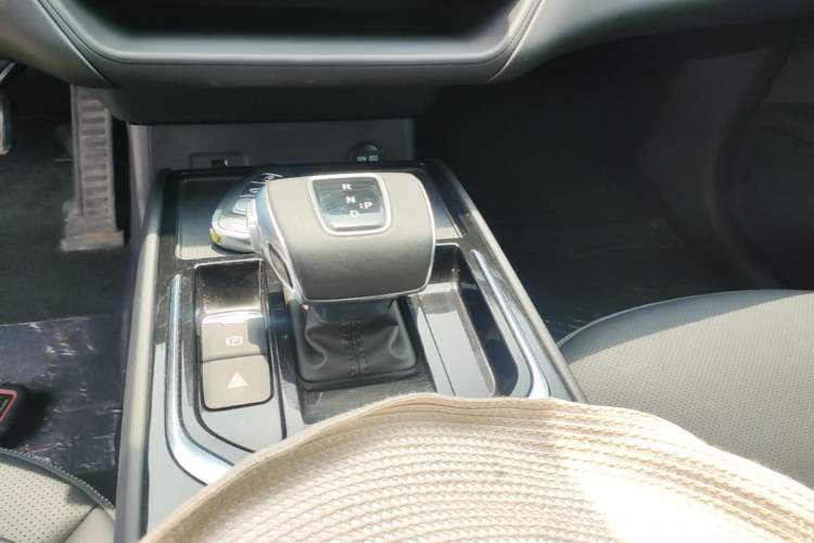 Used Hongqi E-QM5 2023 Revised Version Basic Travel Edition Gear Lever