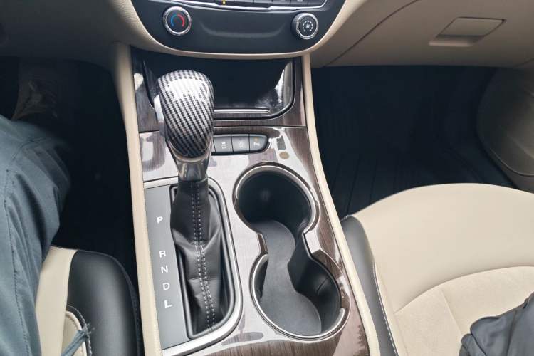 Used Buick Verano 2018 Sedan 15S Automatic Leading Model Gear Lever