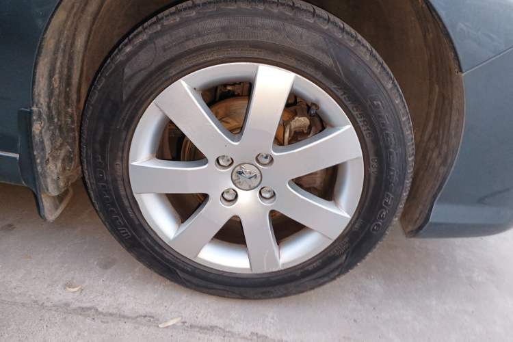 Used Peugeot 408 2011 1.6L Manual Comfort Edition Right Front Wheel Hub
