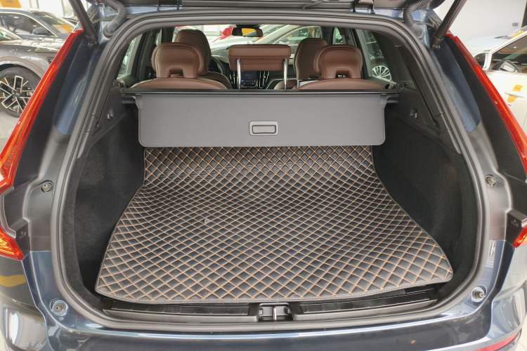 Used Volvo XC60 2025 B5 4x4 Smart Luxury Edition
