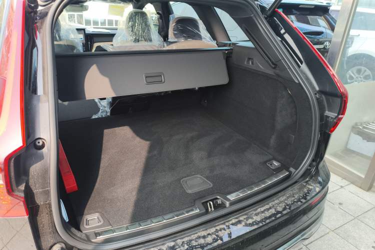 Used Volvo XC60 2026 B5 4x4 Smart Luxury Edition
