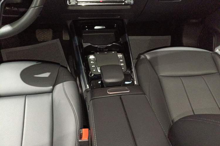 Used Mercedes-Benz GLB 2023 Refresh GLB 200 Fashion Edition
