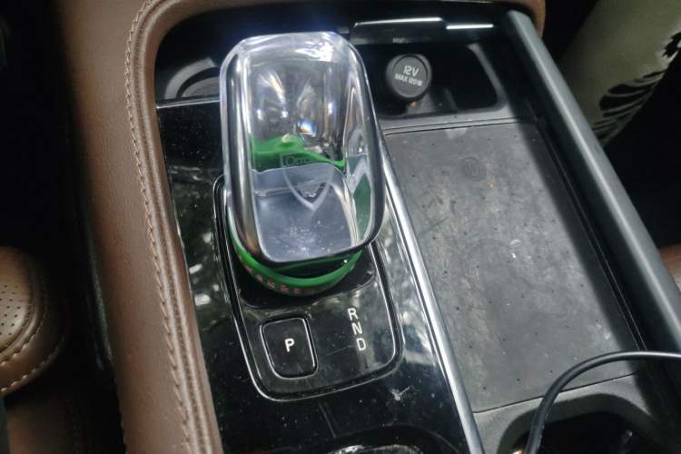 Used Volvo XC90 New Energy 2021 E-Drive Hybrid T8 Luxury Flagship 7-Seater Gear Lever