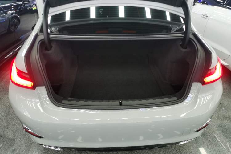 Used BMW 3 Series 2020 325Li First Edition Trunk