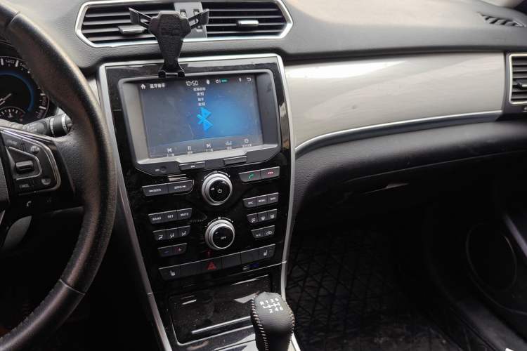 Used Haval H2 2017 Red-Label 1.5T Manual Two-Wheel-Drive Elite Model