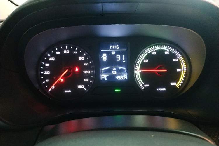 Used Roewe Clever 2021 302 km New Four-Seater Super-Efficient Version
