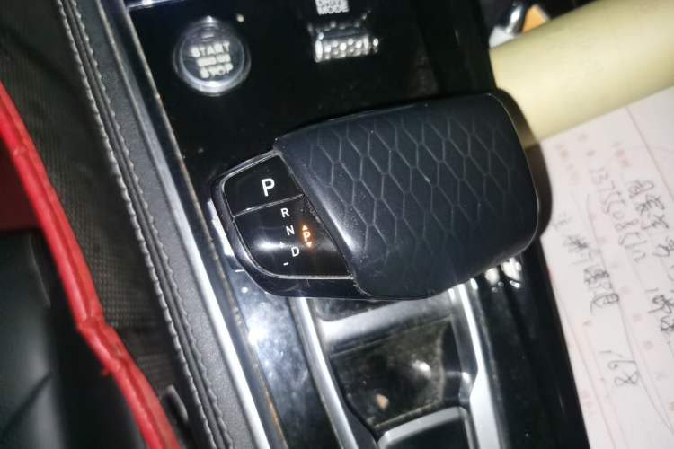 Used CHANGAN CS85 COUPE 2019 1.5T DCT Dynamic Version China VI Standard Gear Lever