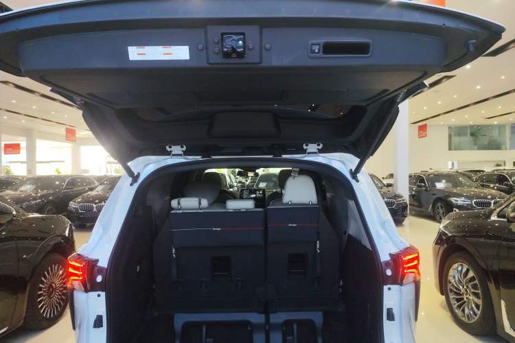 Used Toyota Sienna 2024 2.5L Hybrid Four-Wheel Drive Prestige Edition