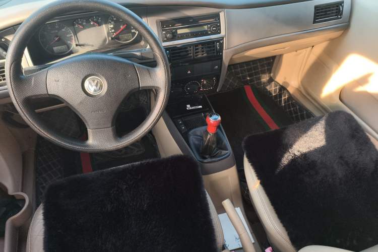 Used Volkswagen Santana Vista 2008 1.8L Manual Sishang Model Center Console