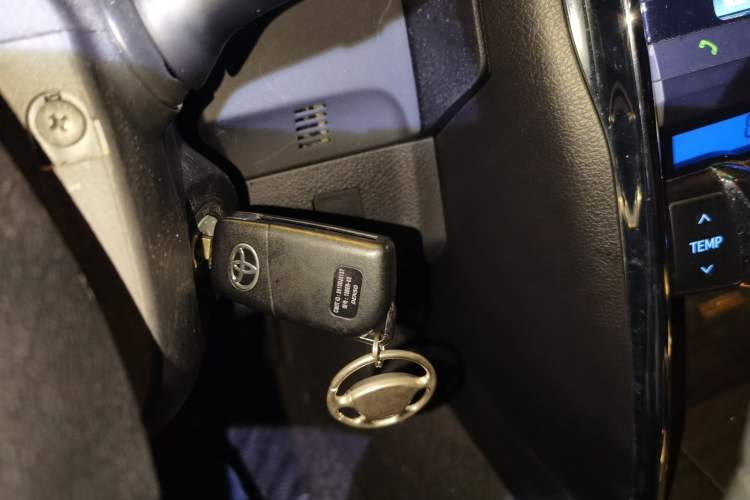 Used Toyota Reiz 2013 2.5V Shangrui Navigation Edition Interior 1