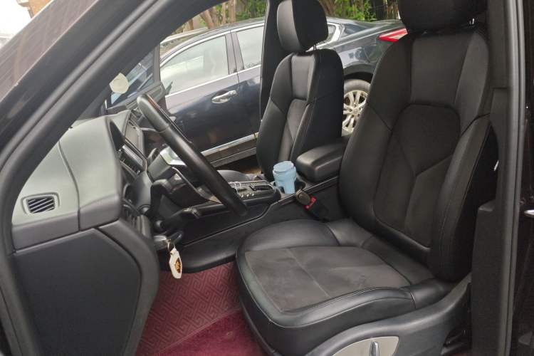 Used Porsche Macan 2016 Macan 2.0T Left Front Seat