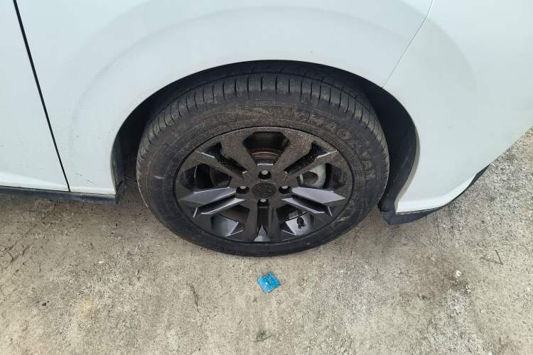 Used Dongfeng Aeolus Yixuan 2024 1.5L Automatic JingSu Edition Right Rear Wheel Hub