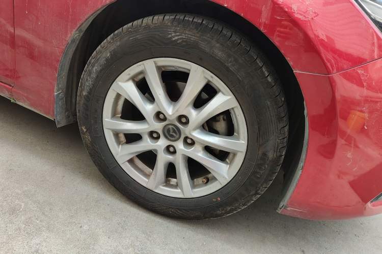 Used Mazda 3 Axela 2017 Sedan 1.5L Automatic Comfort Model Emission Standard China V Right Front Wheel Hub