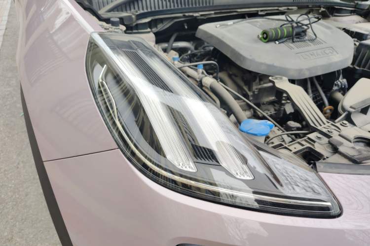 Used Lynk & Co 06 2021 1.5T Shero Pink Special Edition Right Front Headlight