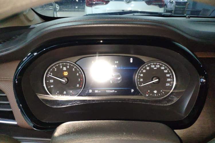 Used Buick GL8 2022 Land Cruiser Executive Class 652T Comfort Model
