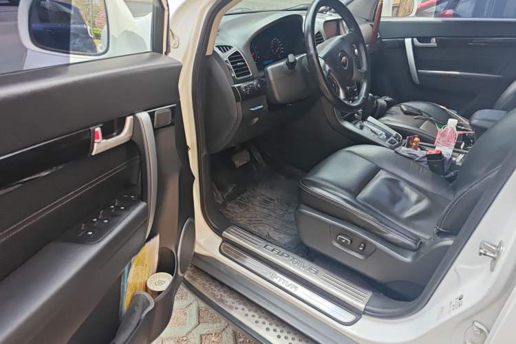 Used Chevrolet Captiva 2014 2.4L 4x4 Flagship Edition 7 Seats
