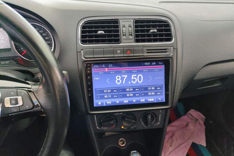 Used Volkswagen Polo 2016 1.6L Automatic Comfort Model
