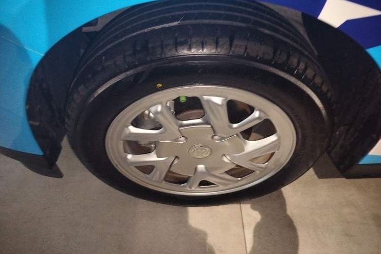 Used Buick Velite 6 2024 450km Range Commuter Version Left Front Wheel Hub