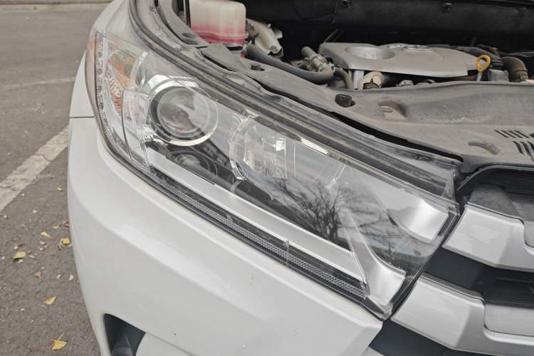 Used Toyota Highlander 2018 2.0T Four-Wheel Drive Luxury Edition 7 Seats China V Emission Standard