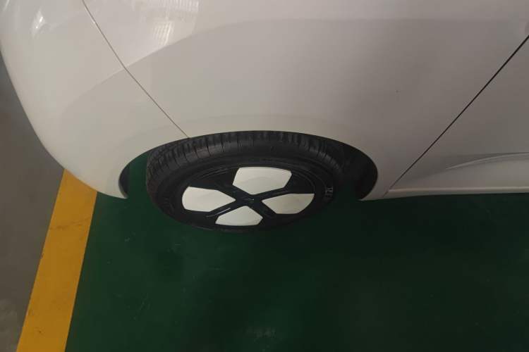 Used Wuling Hongguang MINIEV 2024 3rd Generation 215km Advanced Version Left Front Wheel Hub