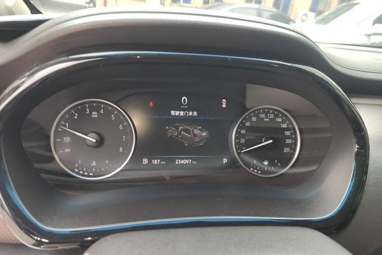 Used Buick GL8 2021 Land Cruiser Executive Class 652T Luxury Model