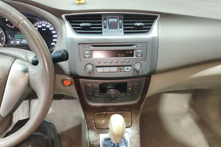 Used Nissan Sylphy 2012 1.8XL CVT Luxury Edition Audio And AC Panel