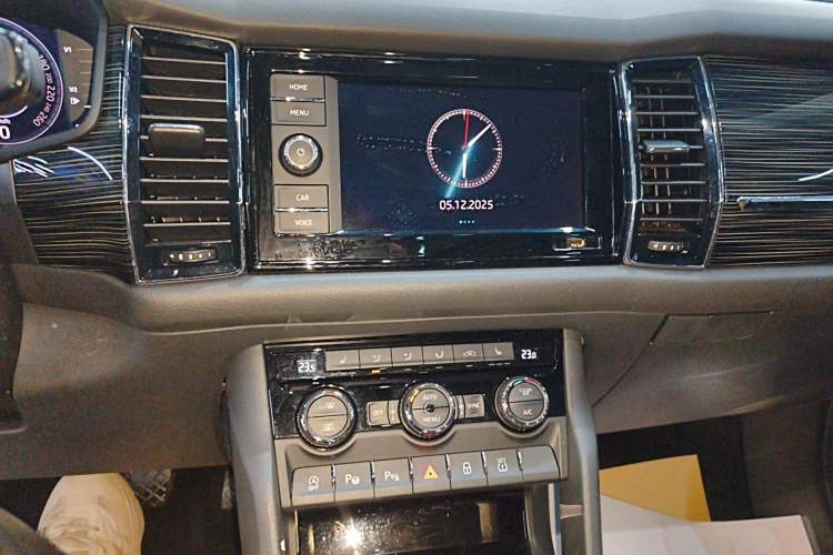 Used Skoda Kodiaq GT 2019 TSI330 Two-Wheel-Drive Luxury Edition China VI Standard Audio And AC Panel