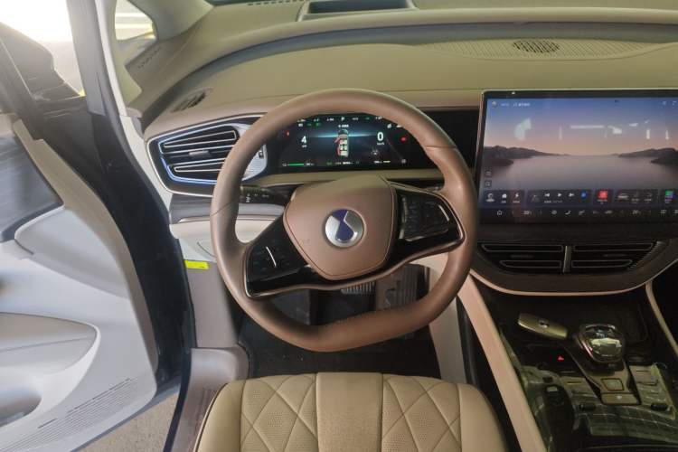 Used Denza D9 2022 DM-i 970 Four-Wheel Drive Prestige Model