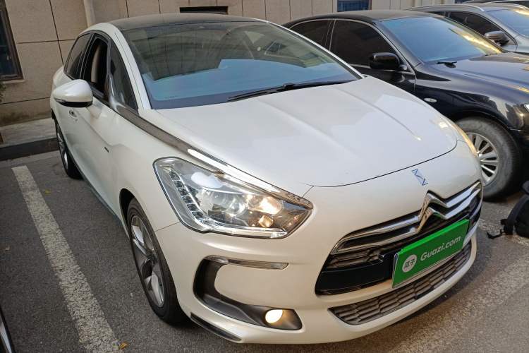 Used DS 5 2014 1.6T Luxury Edition THP160 Front Right 45 Deg