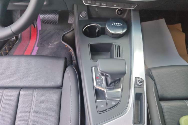 Used Audi A4L 2022 40 TFSI Fashion Dynamic Model Gear Lever