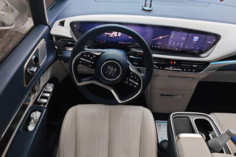 Used Buick Century 2023 2.0T Six-Seater Yinshi Edition Steering Wheel