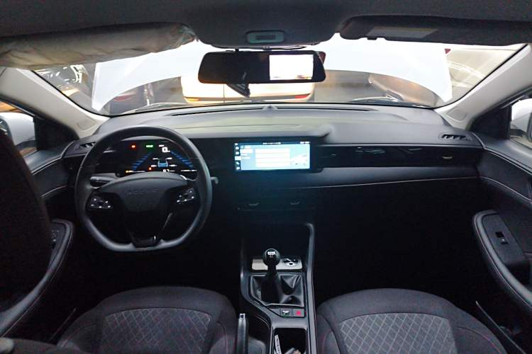 Used Roewe i5 2023 1.5L Manual Comfort Edition
