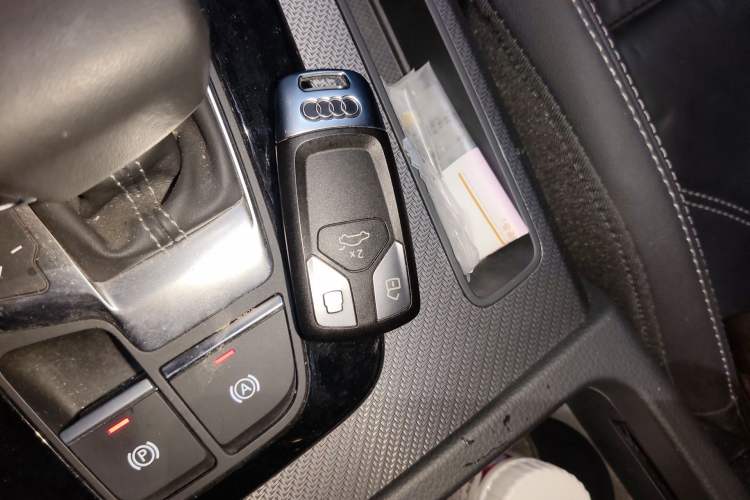 Used Audi Q5L 2022 Updated 40T Luxury Dynamic Edition Vehicle Key