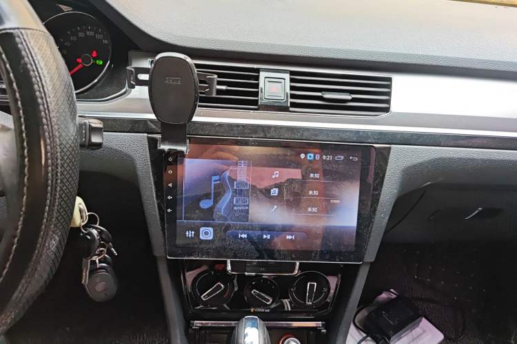 Used Volkswagen Bora 2017 1.6L Automatic Comfort Model Audio And AC Panel