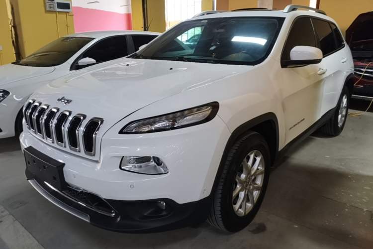Used Jeep Cherokee 2016 2.4L Professional Edition Guazi used car, China used car export, Used car for sale, Used cars, Cheapest cars for sale